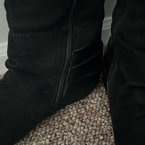 Suede Warm Black Knee High Boots 1 Pair! - Picture 4 of 11